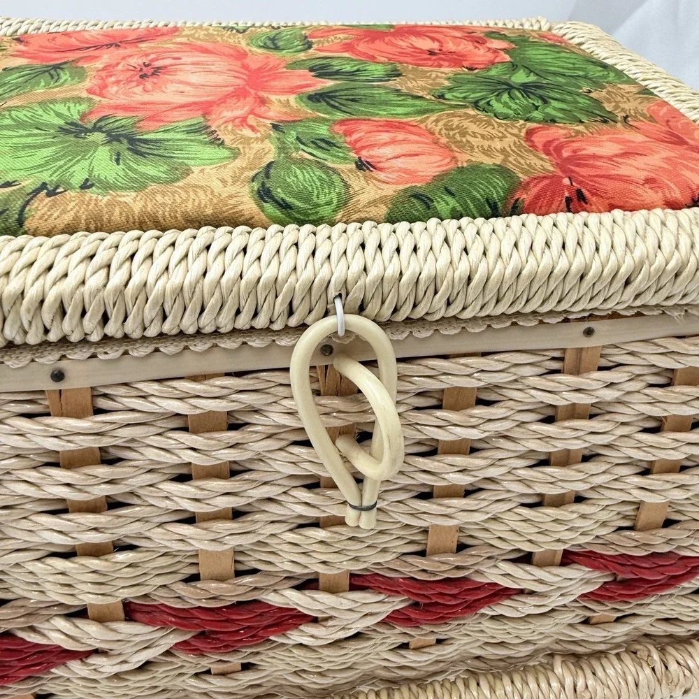 Vintage Singer Sewing Box Wicker Basket Floral Tapestry Lid Satin Lined No Tray